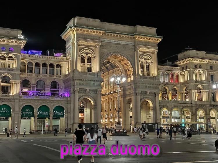 Vialetto V. Pastro 10 Bed & Breakfast Milan Luaran gambar